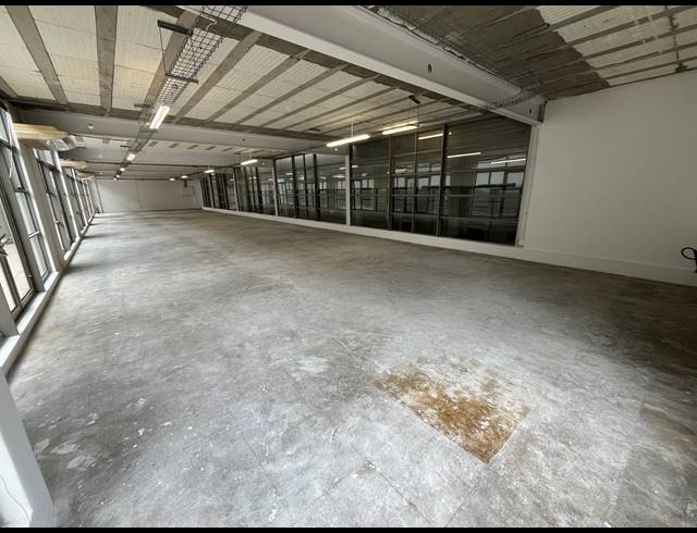 241M² OFFICE TO LET IN WOODSTOCK